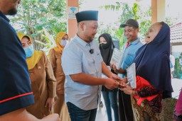 Jelang Lebaran, Pemkab Gresik Makin Rajin Salurkan Bantuan Sosial Untuk Masyarakat