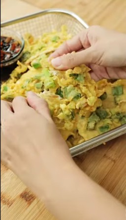 Resep Tempe Mendoan Basah ala Devina Hermawan, untuk Camilan Sore Anda.Dijamin Bikin Nagih!
