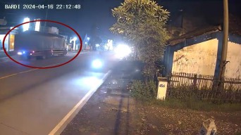Waduh, Truk Tanpa Supir di Bojonegoro Berjalan Sendiri hingga Menabrak Tiang SD
