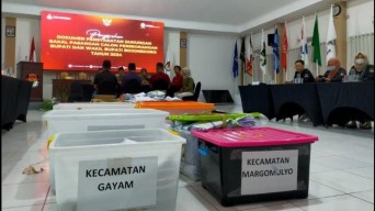 Gegara Server, Berkas Dukungan Pencalonan Bupati Bojonegoro Nurul-Nafik dikembalikan Oleh KPU