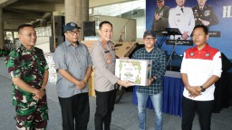 Polres Gresik bersama Buruh gelar Baksos MayDay dalam Perayaan Hari Buruh Sedunia 2024