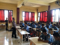 Hari Pendidikan Nasional, Satlantas Polres Gresik Go to School di SMKN 1 Duduksampean