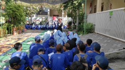 SMPN 2 Beji Pasuruan Gelar Outing Class Pemilahan dan Pengolahan Sampah di Kampung Edukasi Sampah sebagai Bagian dari Proyek Penguatan Profil Pelajar Pancasila (P5)