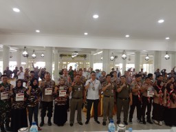 Satpol PP Jatim Turun ke Bojonegoro Sampaikan Ciri-ciri Rokok Ilegal