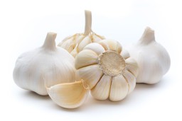 Kegunaan Bawang Putih selain Sebagai Bumbu Dapur, juga Sebagai Pengusir Nyamuk. Patut Dicoba!