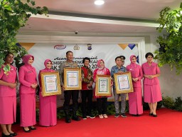 Kak Seto Award 2024, Bupati Yani Raih Titel Bupati Ramah Anak dan Diapresiasi atas Turunnya Angka Stunting Di Gresik