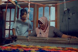 Lestarikan Songket Silungkang, PT Semen Padang Kembangkan Destinasi Wisata Kampung Songket di Sawahlunto