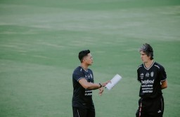 Stefan Keeltjes Resmi Melatih Gresik United, Target Promosi Liga 1