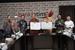Bank Jatim dan PW Muhammadiyah Jawa Timur Teken MoU Layanan Jasa keuangan Untuk Amal Usaha Muhammadiyah