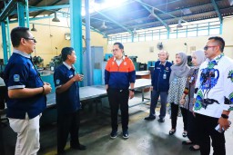 Tinjau Dua UPT Disperindag Jatim, Pj. Gubernur Adhy Pastikan Layanan Prima untuk Masyarakat