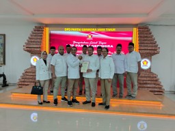 Yuhronur Kantongi Surat Tugas Calon Bupati Lamongan dari Gerindra
