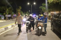 Saat Pengesahan Warga PSHT, Polres Bojonegoro Berikan Pengamanan dan Keamanan