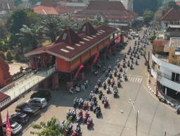 Sunmori Bersama Pecinta Honda Vario dalam Parade Vario160 di Mojokerto