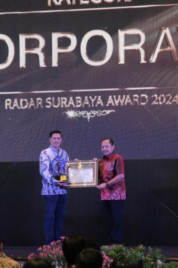 Bank Jatim Dinobatkan Sebagai BUMD Inovatif dan Ekspansif dalam Radar Surabaya Award 2024