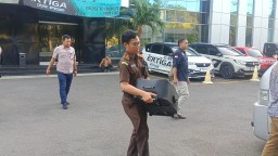 Kejaksaan Negeri Bojonegoro Geledah Kantor Diler UMC Suzuki Surabaya Terkait Korupsi Mobil Siaga Desa