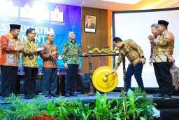 Hadiri West Sumatera Investment Forum 2024, Pj. Gubernur Adhy Optimis Jadi Pendorong Pertumbuhan Ekonomi Kedua Daerah