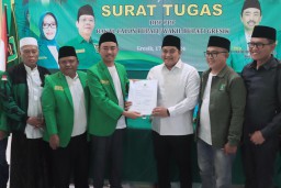 PPP Serahkan Surat Tugas Calon Bupati Gresik ke Syahrul Munir, Usulkan Nama Ini Sebagai Calon Wakil