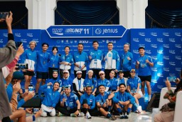 Puluhan Ribu Pelari Biru Berkeringat lewat Pocari Sweat Run Indonesia 2024