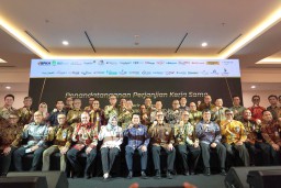 Jadi Bank Penerima Setoran Biaya Ibadah Haji, Unit Usaha Syariah Bank Jatim Menggalakkan Gerakan Haji Pada Generasi Muda
