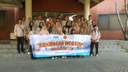 Pelajar Tangguh Smelting Kunjungi Pabrik PT Smelting Untuk Memperkaya Wawasan Industri