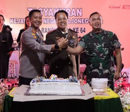 Kapolres dan Dandim Bojonegoro Beri Kejutan saat Hari Bhakti Adhyaksa ke-64