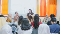 Pengajar Audiologi dari Melbourne University Terkesan dengan Pusat Pendidikan Anak Berkebutuhan Khusus di Kabupaten Gresik