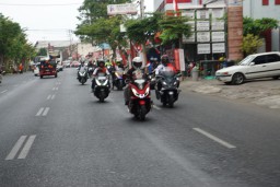Begini Cara Mengatasi Ban Selip pada Sepeda Motor, Perhatikan Hal ini agar Cari aman Saat Berkendara