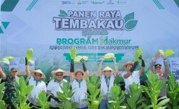 Petrokimia Gresik Bersama PT Djarum Berhasil Tingkatkan Produktivitas Petani Tembakau di Kabupaten Grobogan
