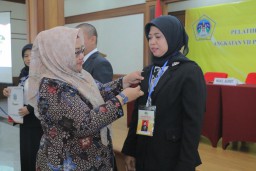 Hadiri Penutupan PKP Angkatan VII, Wabup Gresik Harapkan Kinerja Pejabat Pemerintah Semakin Bermutu
