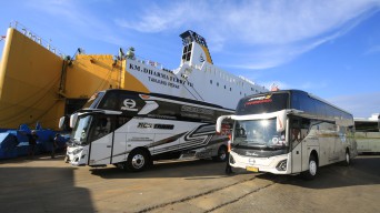 Dukung Peringatan HUT RI ke-79 di IKN Pelindo Sub Regional 3 Jawa Layani Pengiriman 70 unit Bus ke Balikpapan