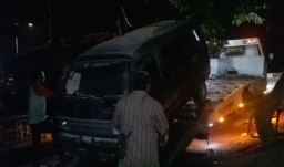 Mobil Terbakar Usai Isi BBM di Jombang, Satu Orang Menderita Luka Bakar di Kepala dan Tangan