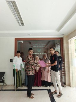 Menyalakan Harapan Masa Depan, Sepuluh Pelajar Lamongan - Gresik Terima Beasiswa Ziswaf CT Arsa