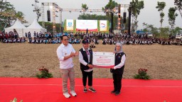 Tingkatkan Pelayanan Untuk PPKS, Bank Jatim Serahkan Mobil Operasional Kepada Dinas Sosial Jawa Timur