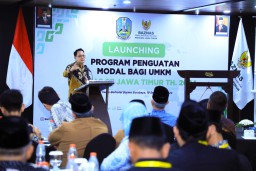 Launching Program Penguatan Modal UMKM Baznas se-Jatim, Pj. Gubernur Adhy: Upaya Kurangi Kemiskinan dan Tingkatkan Kesejahteraan Masyarakat