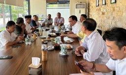 Mantan Ketua KPU Gresik Akhmad Roni Ditunjuk Jadi Ketua Tim Kampanye Paslon Yani-Alif, Waspadai Gerakan Kotak Kosong