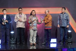 Bank Jatim Sabet Penghargaan Program Inovatif untuk Negeri dalam Merdeka Awards 2024