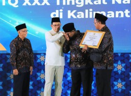 Hadiri Peringatan Maulid Nabi Muhammad SAW 1446 H, Pj. Gubernur Adhy Ajak Teladani Sifat Rasulullah