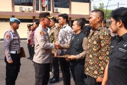 Polres Bojonegoro Resmi Serahkan Tim Walpri untuk Penyelenggara dan Peserta Pemilukada