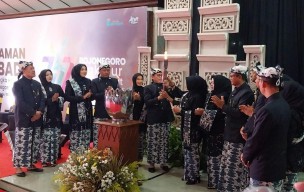 Prosesi Persemayaman Api Abadi Kayangan Api di Alun-Alun Bojonegoro Berlangsung Khidmat