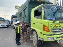 Operasi Zebra Semeru 2024, Satlantas Polres Gresik Tindak Puluhan Truk di Jalur Utara
