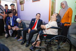 Sapa Disabilitas di Selosari Magetan, Pj. Gubernur Adhy Pastikan Masyarakat Rentan jadi Sasaran Penerima Bantuan Pemprov Jatim