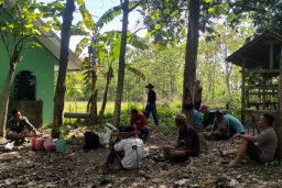 Pembangunan Fasilitas Akses Air Bersih Dimulai, Warga Ngelo Bojonegoro Gelar Selamatan