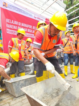 Semen Merah Putih Gelar Pelatihan Kompetensi & Sertifikasi Tenaga Kerja Konstruksi di Serang