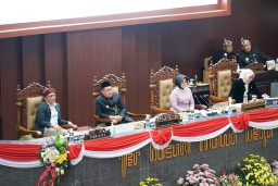 Rapat Paripurna di Hari Jadi ke-79, Pj. Gubernur Adhy Optimistis Sinergi Eksekutif-Legislatif Wujudkan Jatim Lebih Maju dan Sejahtera