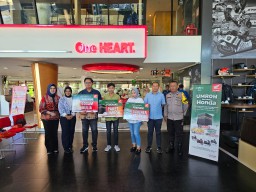 MPM Honda Jatim Hantarkan Konsumen Setia ke Tanah Suci: Inilah Pemenang Undian Umrah untuk Pembelian Motor Honda!