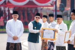 Pimpin Apel Hari Santri Tahun 2024, Pj. Gubernur Adhy: Santri Harus Jadi Generasi Masa Kini yang Multitalenta