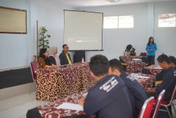 Belasan Front Office Dapat Pelatihan Bahasa Inggris dari Polije, Penting Untuk Layani Wisatawan