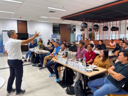 Cetak Pegawai Operasional Andal, Kinerja Terminal Teluk Lamong Meningkat