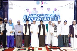 Pj. Gubernur Jatim Lantunkan Dzikir dan Salawat Bersama Ribuan Masyarakat Malang