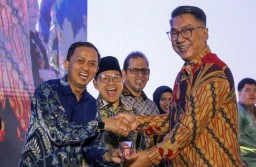 PT Smelting Dapat Penghargaan dari Human Initiative Kategori Mitra Nasional